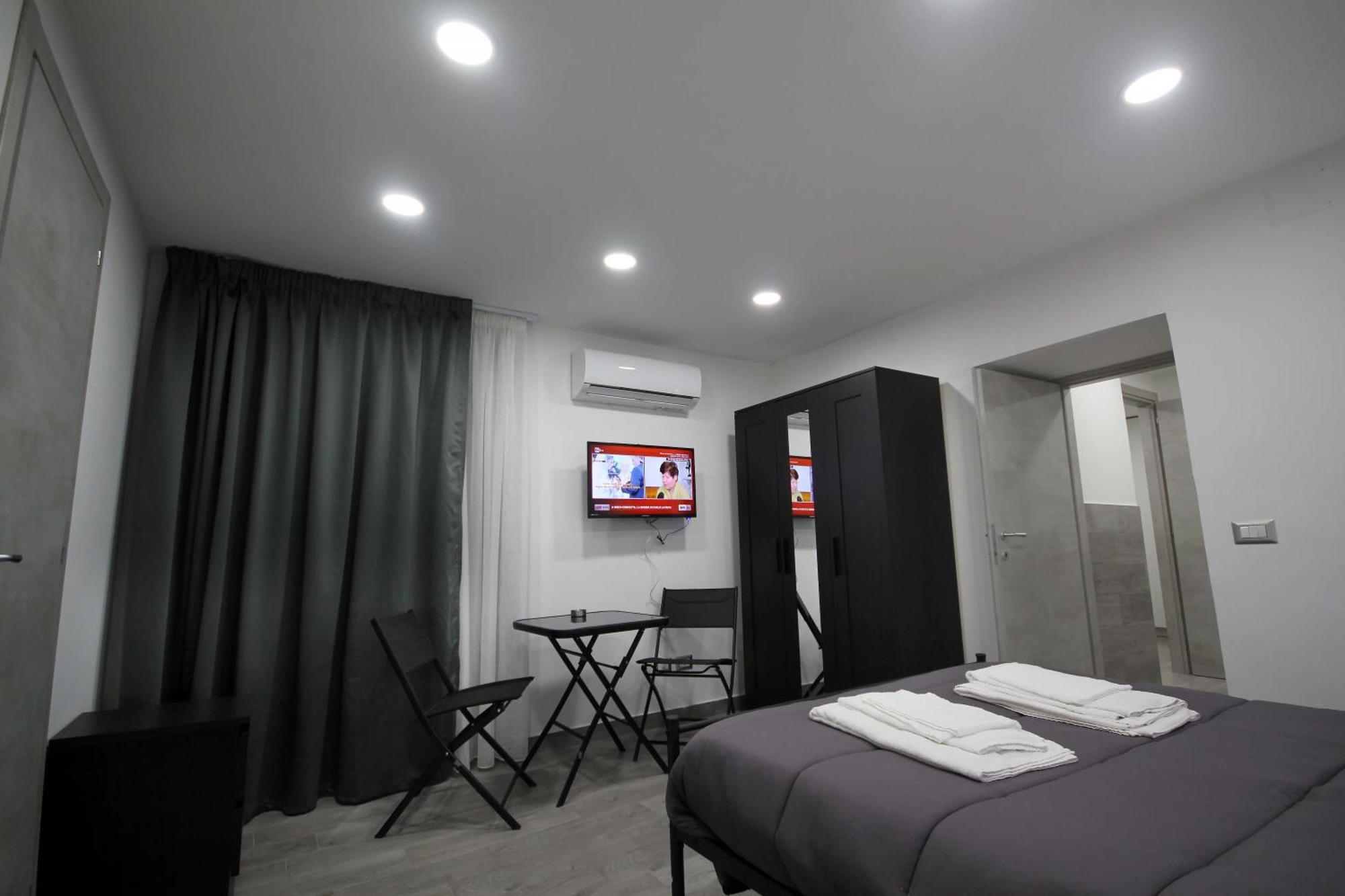 Almat Domus Apartment Naples Room photo